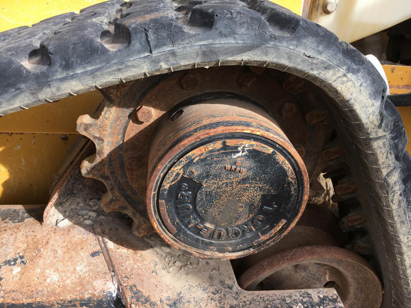 ./imagenes/INVOICE/2019/14662/MINICARGADOR JOHN DEERE 323E (6).JPG